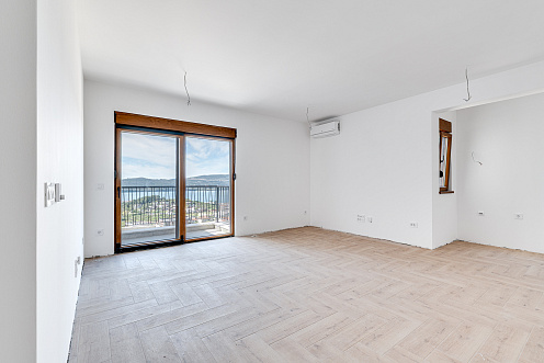 Wohnungen in einem neuen Komplex in Tivat